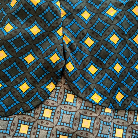 Sleek Jones New York geometric collared shirt - Picture 4 of 9